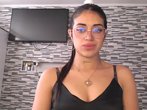 Carla Bennett   online show from October 30, 2025, 11:44 am