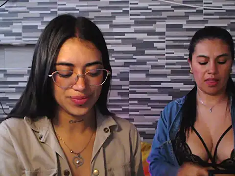 Carla Bennett   online show from November 3, 2025, 11:44 am