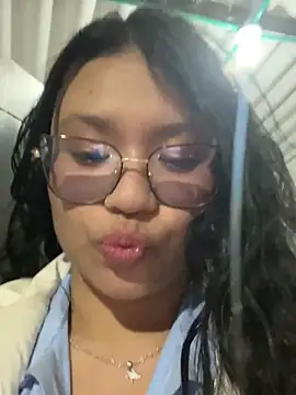 Snapshot of MaviEvil_ chatting on October 16, 2025, 1:06 am MaviEvil online show from October 16, 2025, 1:06 am