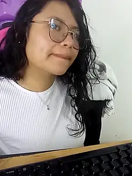 Snapshot of MaviEvil_ chatting on October 16, 2025, 1:12 pm MaviEvil online show from October 16, 2025, 1:12 pm