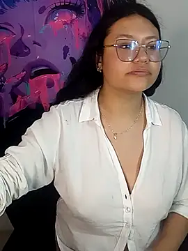 Snapshot of MaviEvil_ chatting on October 21, 2025, 4:19 pm MaviEvil online show from October 21, 2025, 4:19 pm