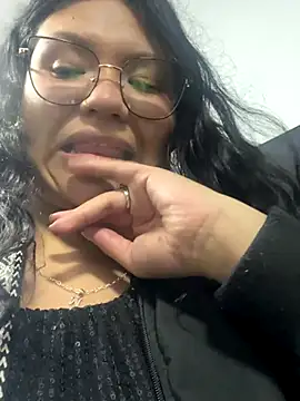 Snapshot of MaviEvil_ chatting on October 22, 2025, 11:26 pm MaviEvil online show from October 22, 2025, 11:26 pm