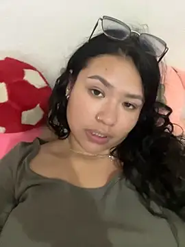 Snapshot of MaviEvil_ chatting on October 28, 2025, 3:21 am MaviEvil online show from October 28, 2025, 3:21 am