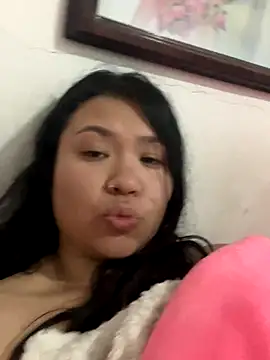 Snapshot of MaviEvil_ chatting on October 29, 2025, 9:44 am MaviEvil online show from October 29, 2025, 9:44 am