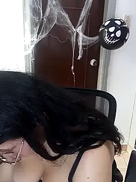 Snapshot of MaviEvil_ chatting on November 1, 2025, 12:29 pm MaviEvil online show from November 1, 2025, 12:29 pm