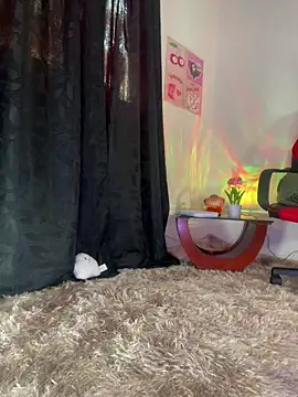 AlannaDollx online show from October 25, 2025, 1:40 pm