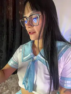 AlannaDollx online show from November 3, 2025, 1:34 pm