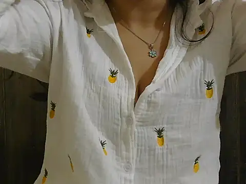 Snapshot of Hot_Meadow chatting on November 8, 2025, 7:52 am Hot Meadow online show from November 8, 2025, 7:52 am