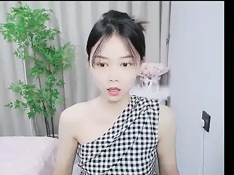 mili0923 online show from October 17, 2025, 8:39 am