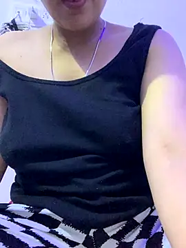 bindiyarani01 online show from November 9, 2025, 12:47 pm