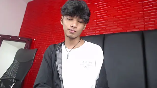 tyler wolf1  online show from October 14, 2025, 12:50 pm