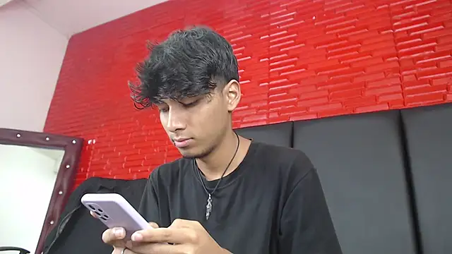 tyler wolf1  online show from October 15, 2025, 12:27 pm