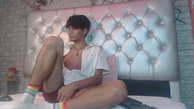 tyler wolf1  online show from October 28, 2025, 2:42 pm