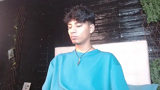 tyler wolf1  online show from November 5, 2025, 12:38 pm