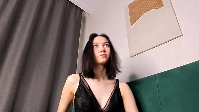 Snapshot of LittleSisHolly69 chatting on November 16, 2025, 5:35 am LittleSisHolly69 online show from November 16, 2025, 5:35 am