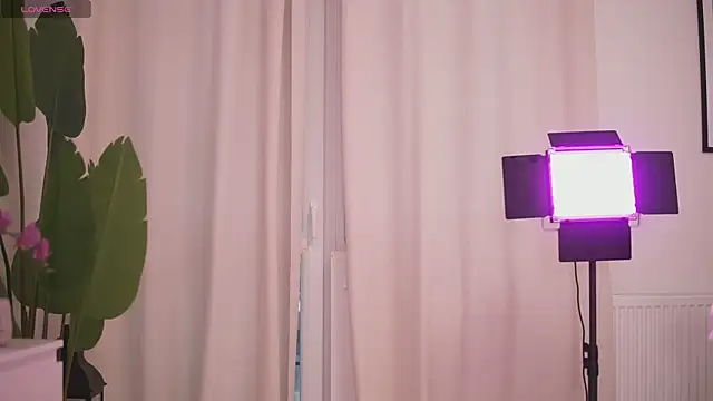 Snapshot of GiaInked chatting on April 8, 2026, 4:34 am GiaInked online show from April 8, 2026, 4:34 am