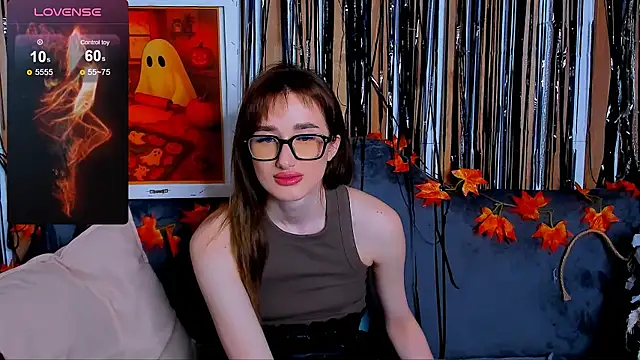 Olivia Grantt online show from November 1, 2025, 1:07 am