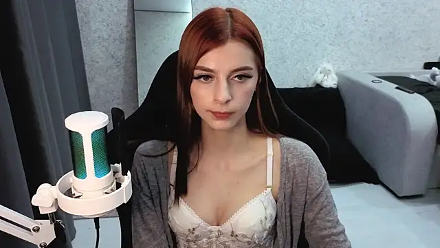 kitti sweett online show from October 6, 2025, 5:21 pm