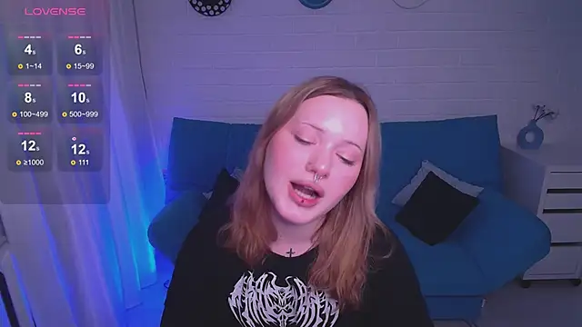 Snapshot of AuroraMour chatting on October 20, 2025, 4:07 pm AuroraMour online show from October 20, 2025, 4:07 pm