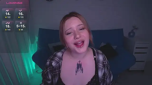 Snapshot of AuroraMour chatting on October 27, 2025, 3:49 pm AuroraMour online show from October 27, 2025, 3:49 pm