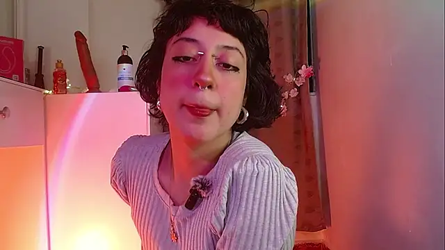 Snapshot of zora_blue777 chatting on October 17, 2025, 3:31 am zora blue777 online show from October 17, 2025, 3:31 am