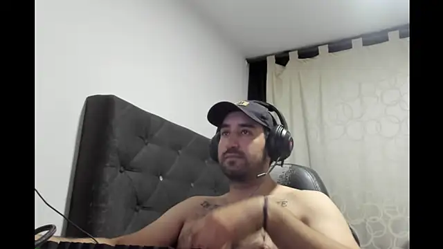 coolfriki online show from April 6, 2026, 11:27 pm