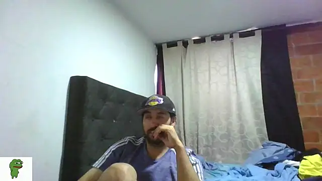 Snapshot of coolfriki chatting on July 4, 2026, 3:18 pm coolfriki online show from July 4, 2026, 3:18 pm