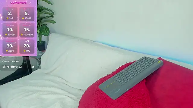 Charlote Ross online show from October 27, 2025, 8:51 am