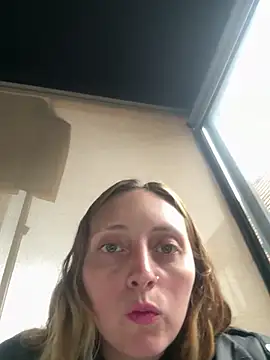 Mia dca online show from October 22, 2025, 7:24 pm