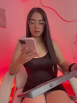 Iam Valentinaaa online show from October 8, 2025, 12:36 pm