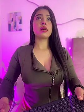 Iam Valentinaaa online show from October 11, 2025, 3:21 pm