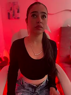 Iam Valentinaaa online show from October 20, 2025, 2:17 pm