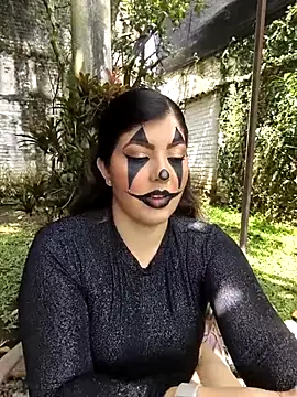 Alexa Jhomson online show from October 28, 2025, 6:10 pm