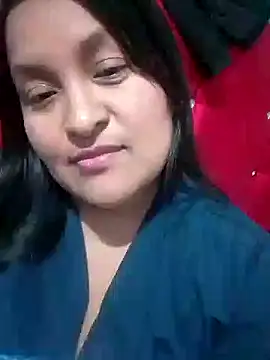 Snapshot of lucia00xx chatting on October 23, 2025, 2:22 am lucia00xx online show from October 23, 2025, 2:22 am