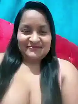 lucia00xx online show from November 7, 2025, 2:33 am