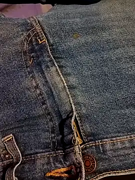 MRDXXX12 online show from October 10, 2025, 3:22 pm