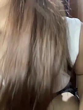 Lyly69699 online show from November 7, 2025, 1:22 pm