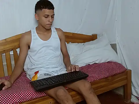 deivy skinny01 online show from October 28, 2025, 8:33 pm