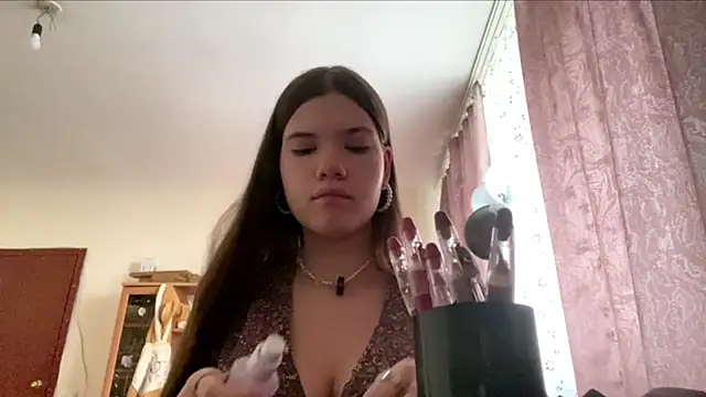 AlmetaBradicich online show from October 7, 2025, 6:10 am