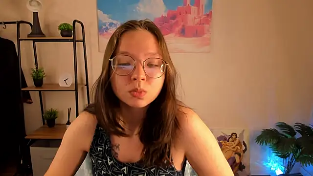 Snapshot of Nuura_Moore chatting on October 20, 2025, 12:55 am Nuura Moore online show from October 20, 2025, 12:55 am