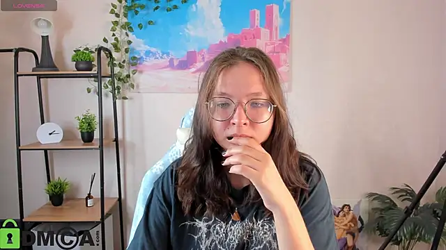 Snapshot of Nuura_Moore chatting on October 28, 2025, 12:36 am Nuura Moore online show from October 28, 2025, 12:36 am