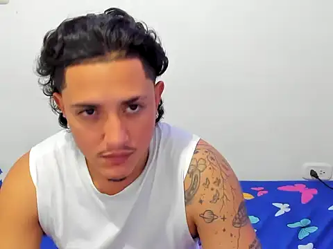 skyhot21 online show from October 12, 2025, 3:38 am