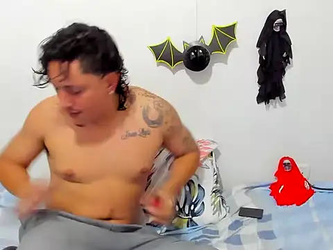 skyhot21 online show from October 23, 2025, 3:28 am