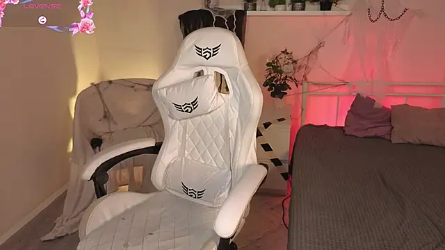 ocean pleasure online show from October 23, 2025, 9:46 pm