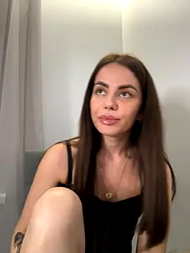 Snapshot of Bella-Flower chatting on October 30, 2025, 4:41 pm Bella-Flower online show from October 30, 2025, 4:41 pm