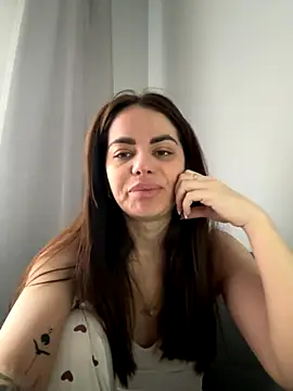 Snapshot of Bella-Flower chatting on October 31, 2025, 6:58 am Bella-Flower online show from October 31, 2025, 6:58 am