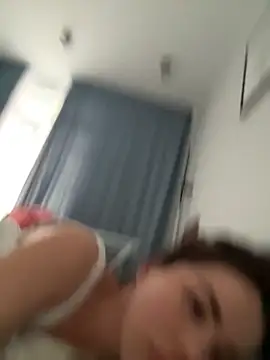 Snapshot of Bella-Flower chatting on November 4, 2025, 4:22 am Bella-Flower online show from November 4, 2025, 4:22 am