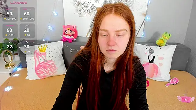 Evarey  online show from December 18, 2025, 6:30 am