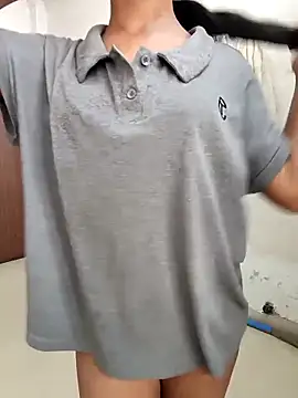 anshika0124 online show from December 19, 2025, 5:47 am