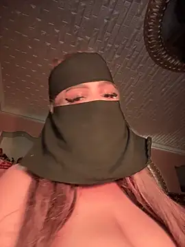 Queentaraf999 online show from October 18, 2025, 9:04 pm